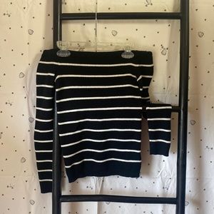 American Eagle off the shoulder sweater shirt